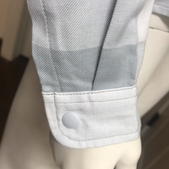 Under Armour Athletic/Athleisure L/S Shirt, NWT! - Picture 5 of 9